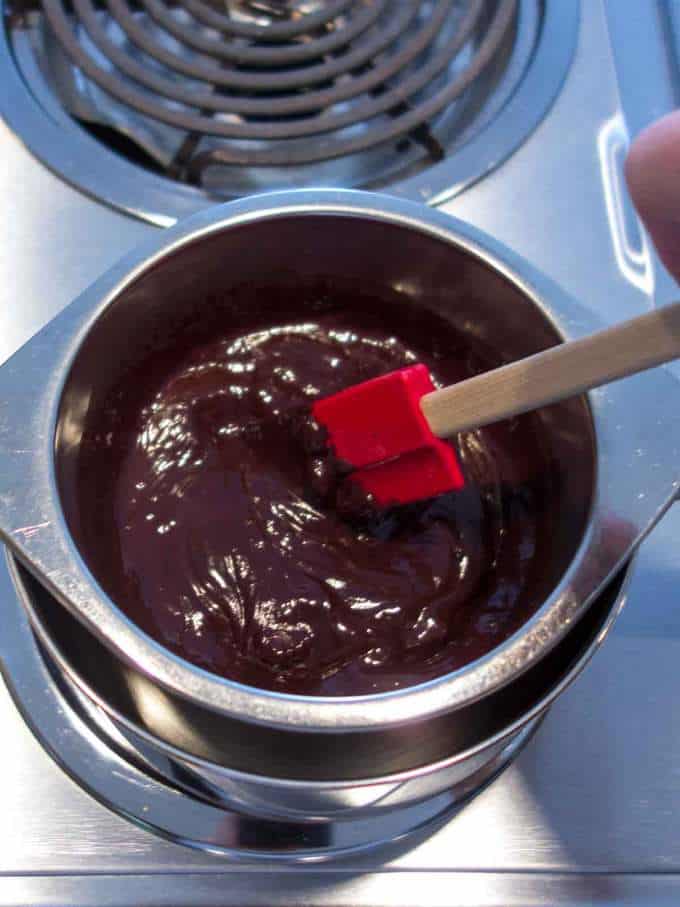 Melting Chocolate for Reine de Saba