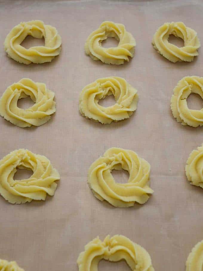 Piped Dough for French Sables