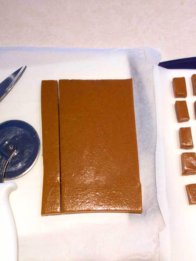 Cutting Caramels