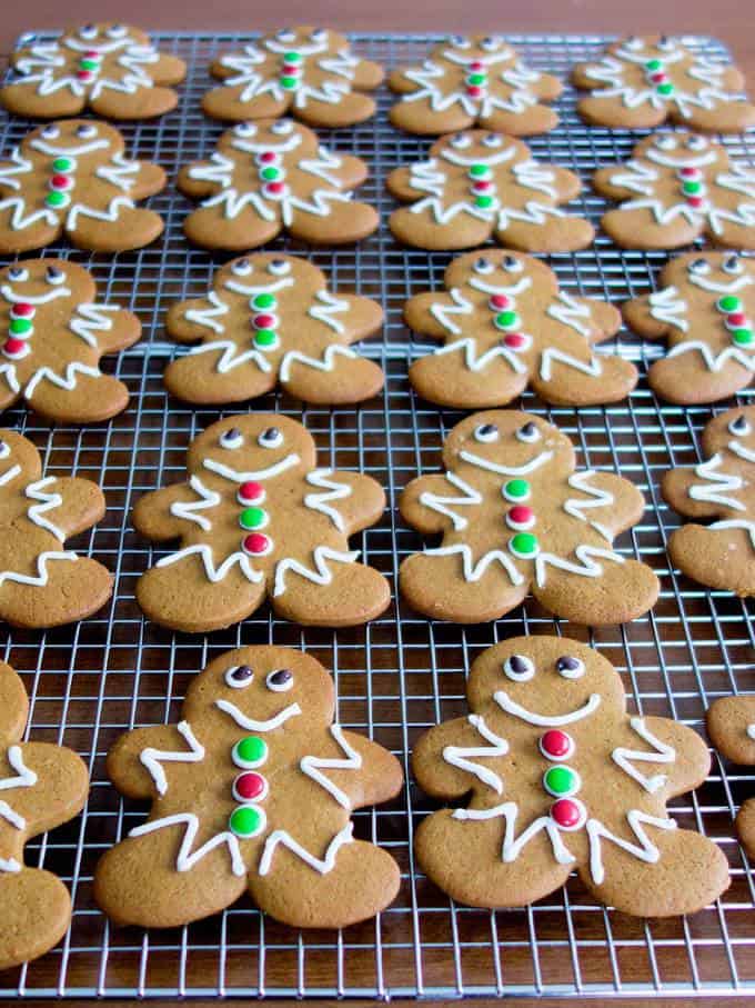 Classic Holiday Gingerbread Men