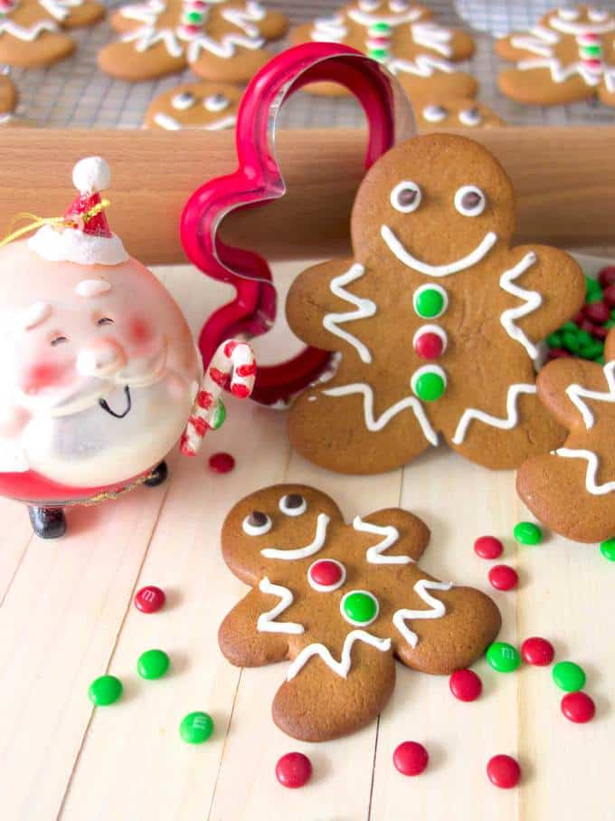 Classic Holiday Gingerbread Men 