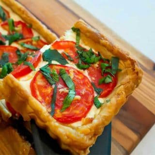 Fresh tomato tart in puff pastry