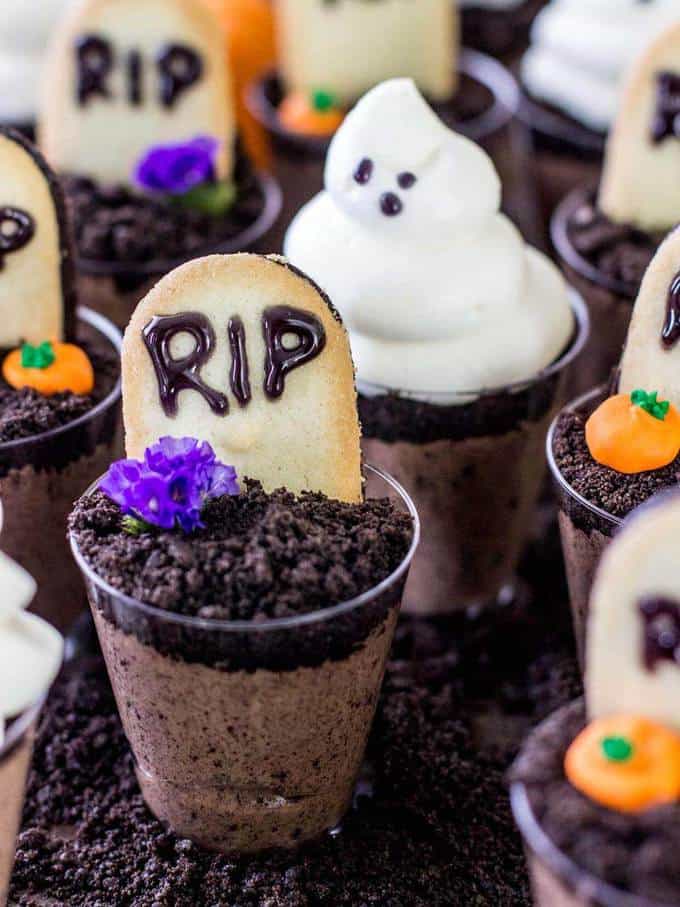 Ghosts in the Graveyard Dessert Shooters