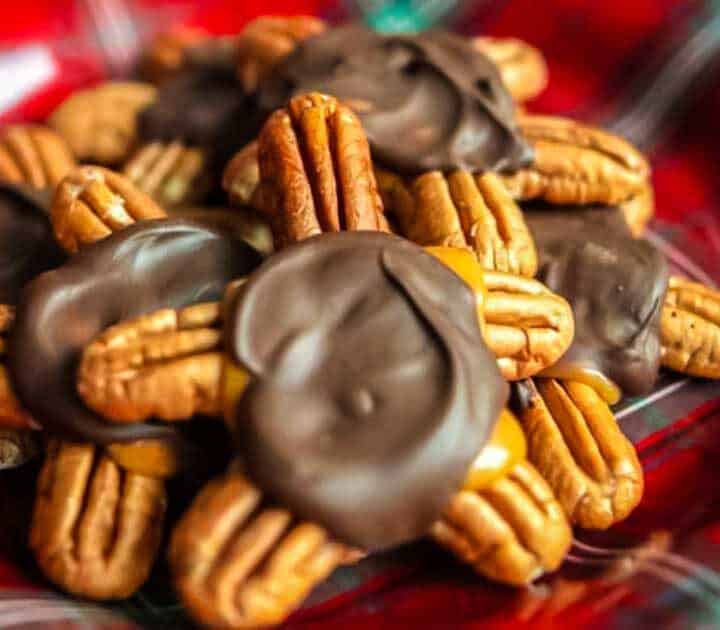 Easy 3-ingredient turtles candy.