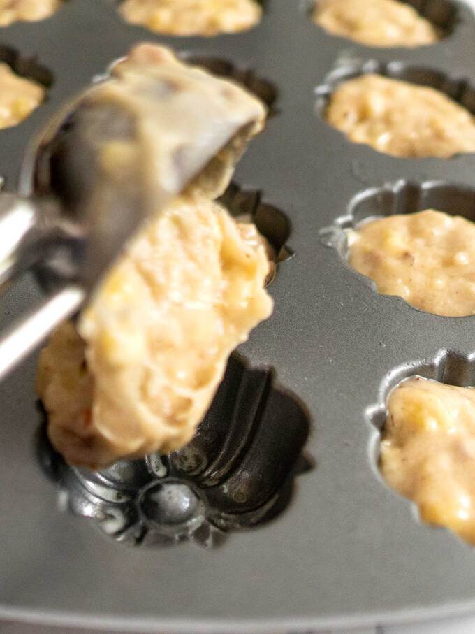 Adding Batter to mini-bundtlette pan