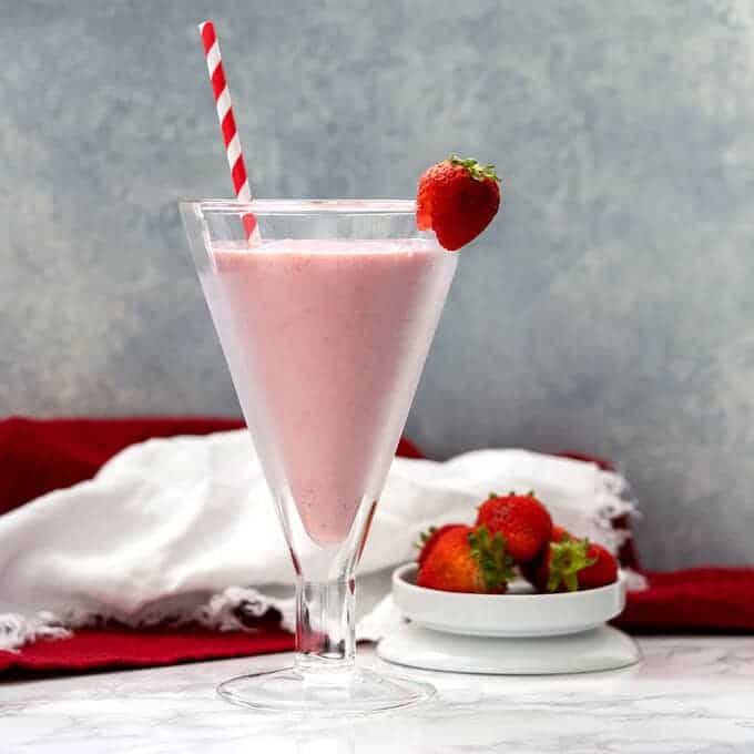 3-Ingredient Strawberry Smoothie (with Video)
