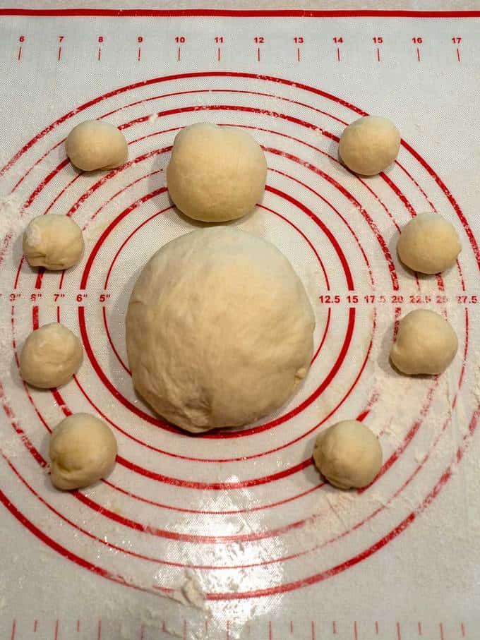 Divided dough for spider body and legs