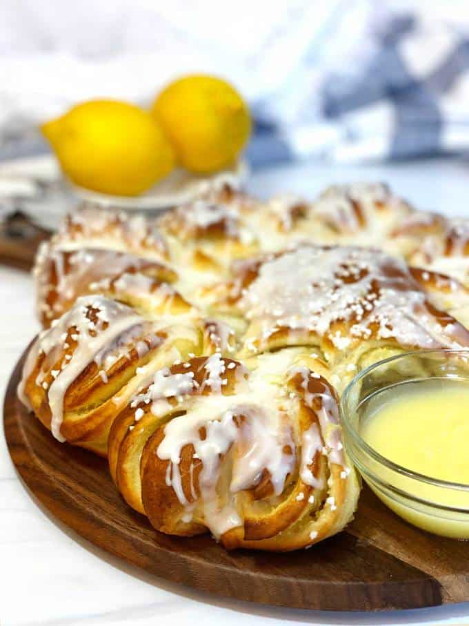 Lemon curd star bread