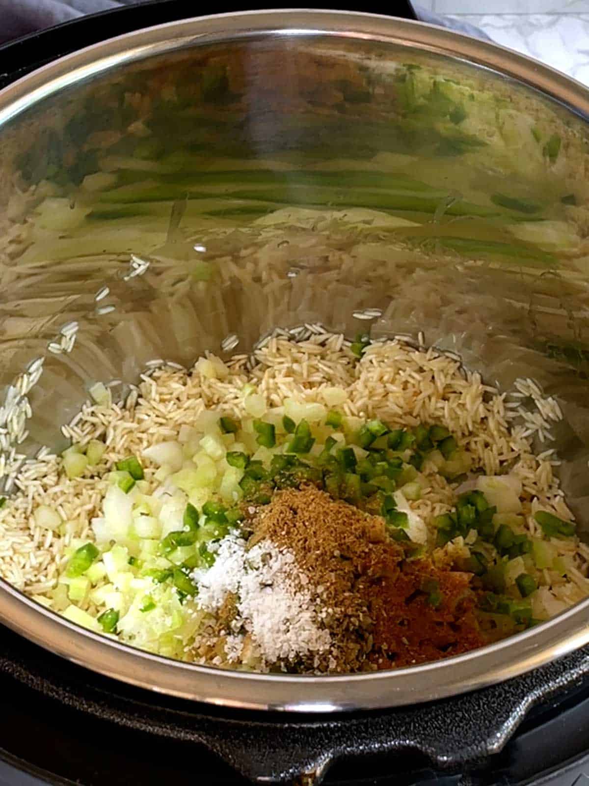 Adding vegetables and spices to Instant Pot