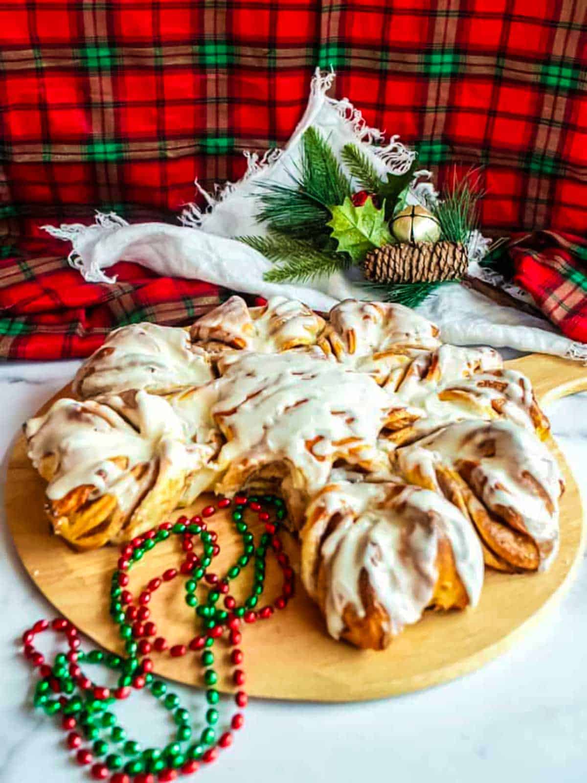 Cinnamon snowflake bread.