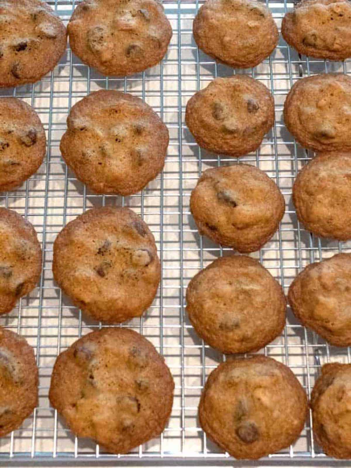 Cookies flattened versus not flattened.