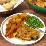 Braised chicken thighs with vegetables.