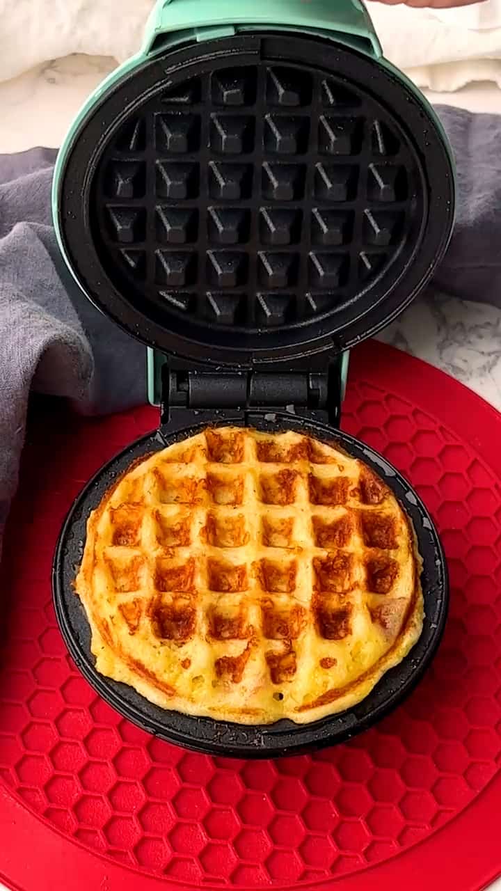 Potato waffle after four minutes of cooking.