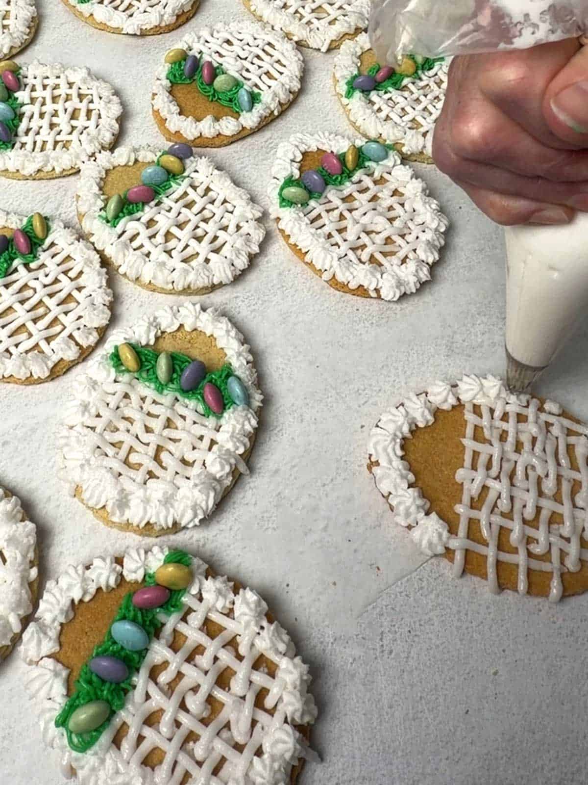 Piping stars on the cookie.