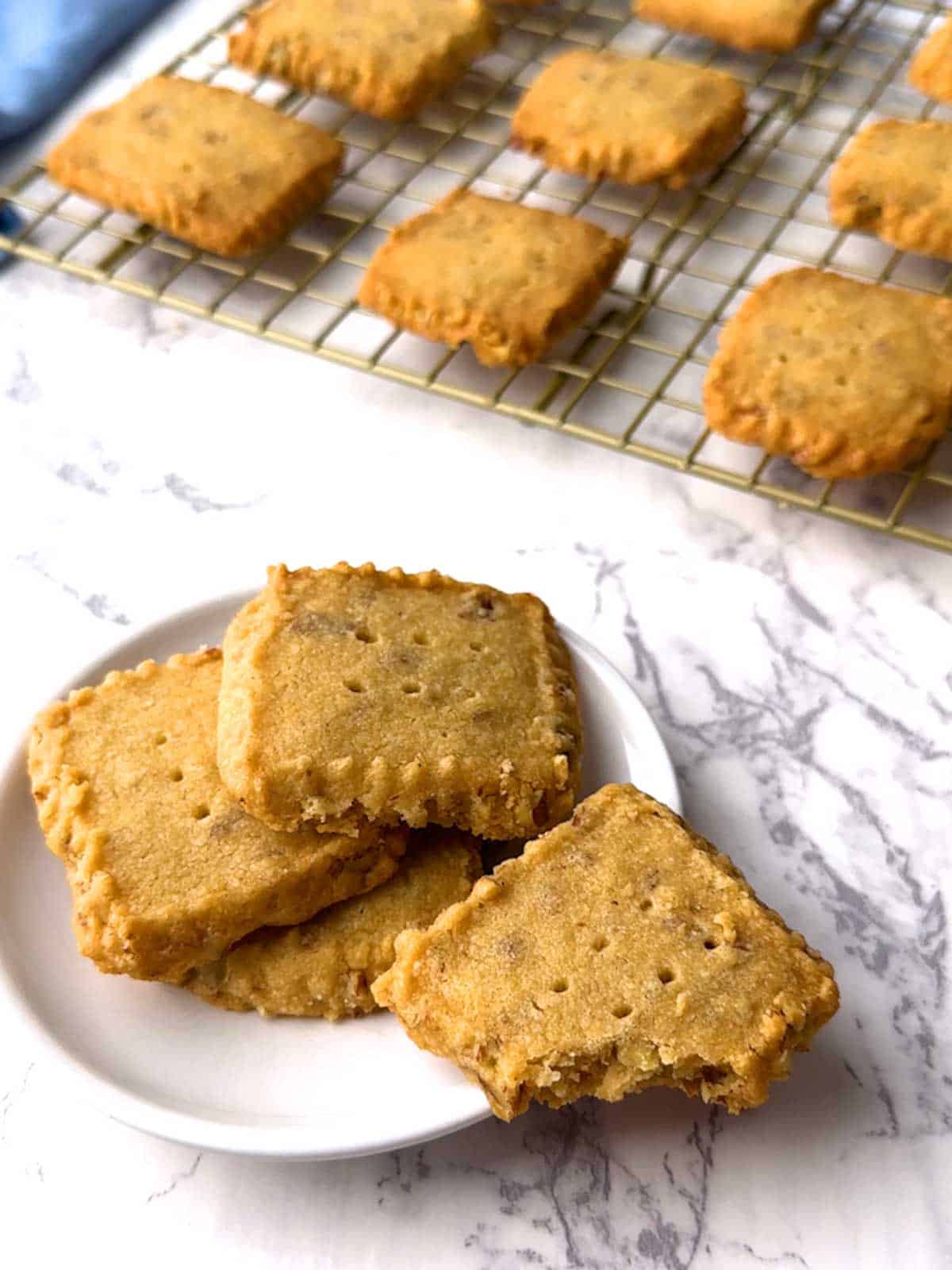 Brown sugsr pecan shortbread.