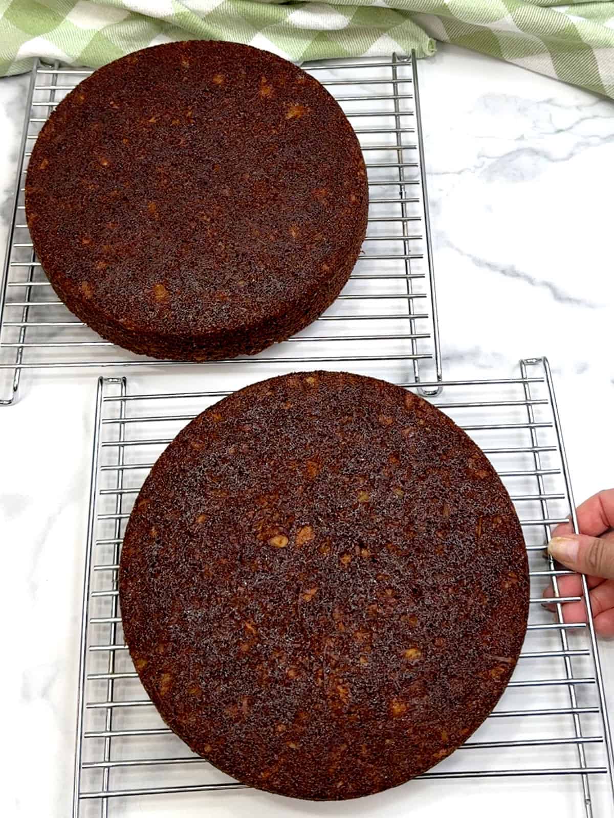 cakes out of pans