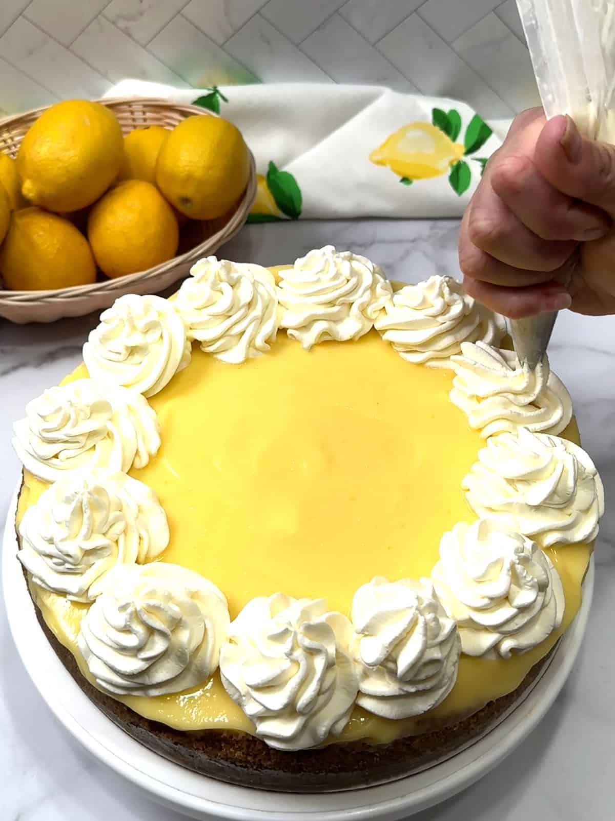 piping whipped cream frosting