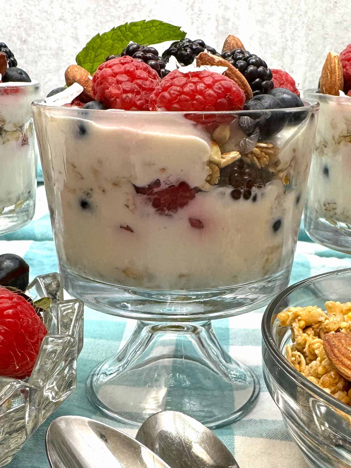 Easy Yogurt Berry parfaits with granola