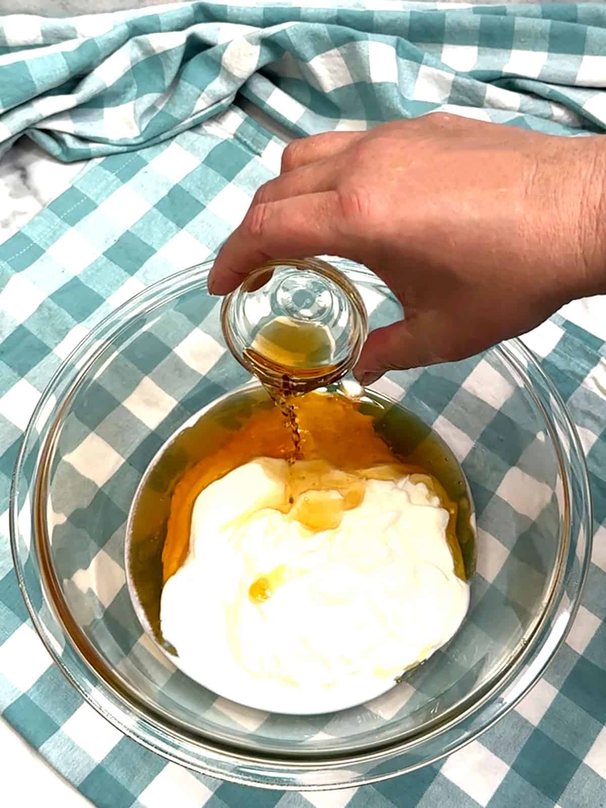 adding vanilla to greek yogurt and honey