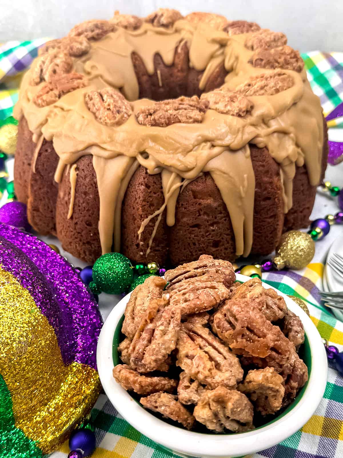 Easy Pecan Praline Bundt Cake