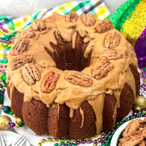 Easy Pecan Praline Bundt Cake