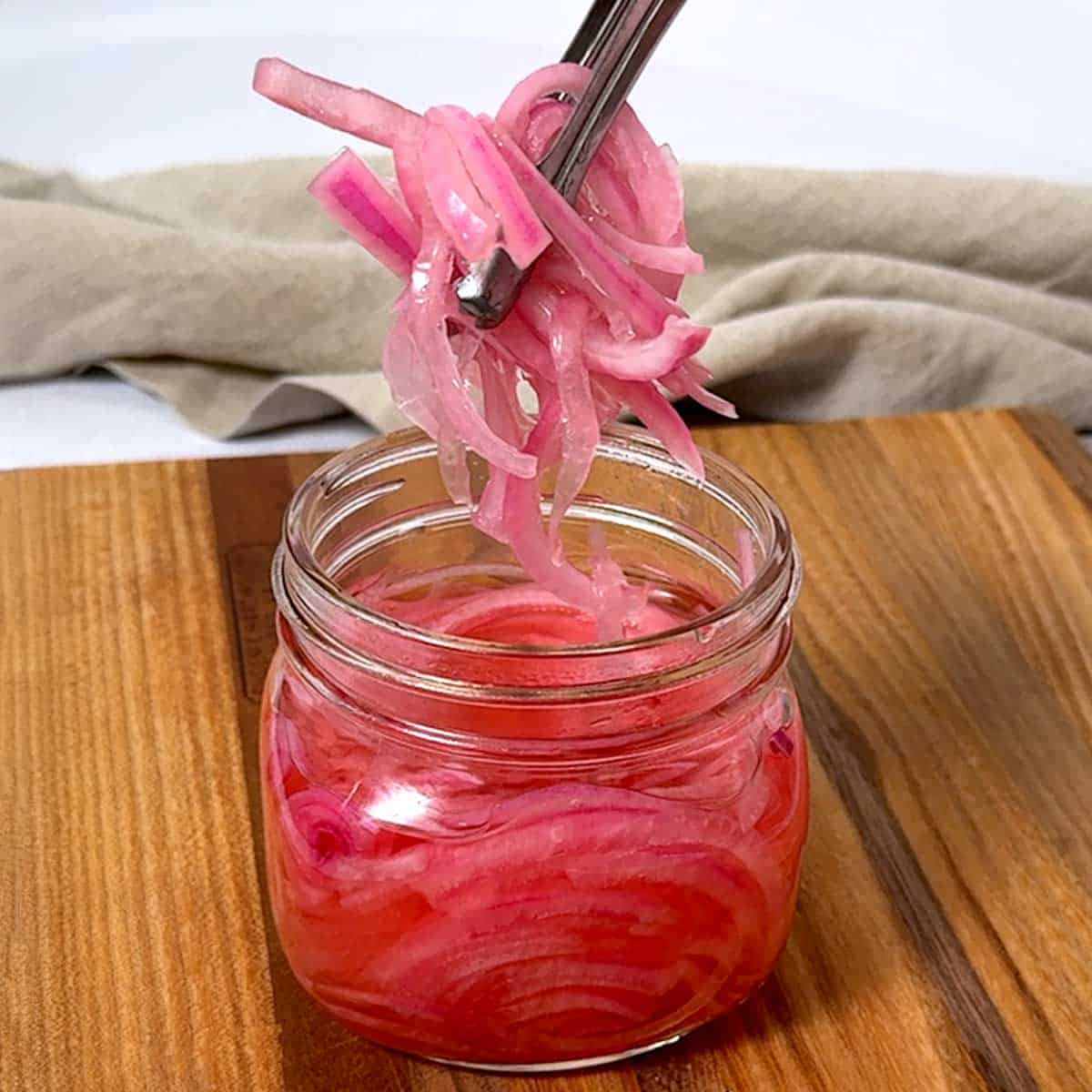 Quick and Easy Pickled Red Onions - Pudge Factor
