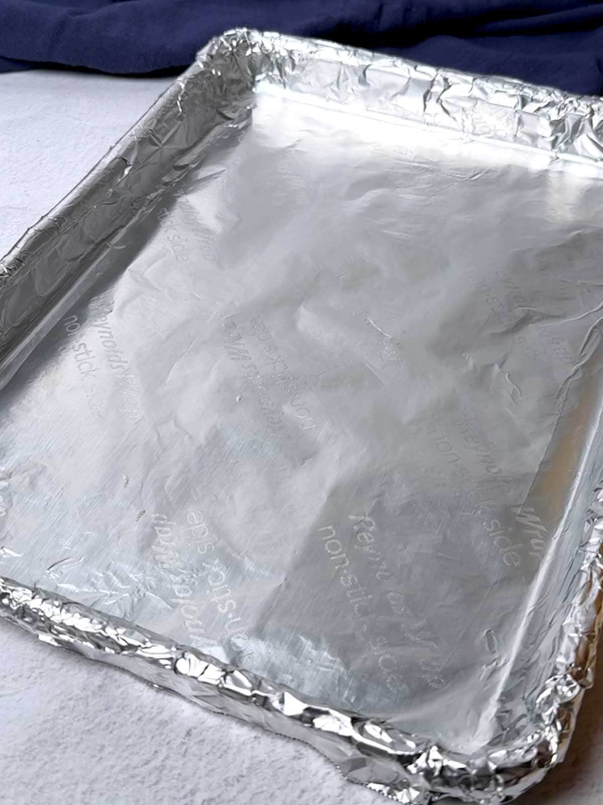 Pan lined with nonstick aluminum foil.