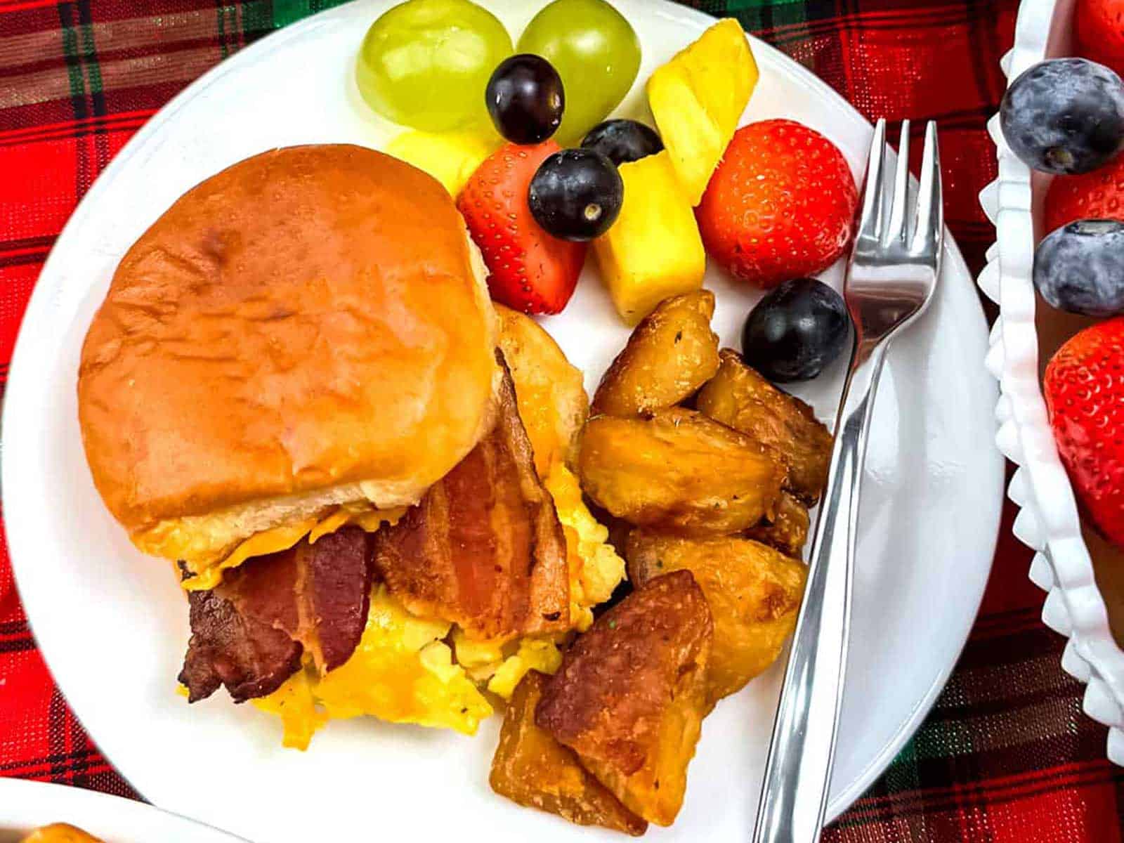 Easy Bacon Egg and Cheese Sliders