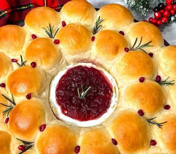 Cranberry brie pull apart wreath.