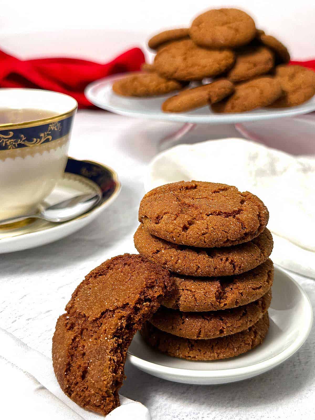 Gingersnaps with a cup of tea.