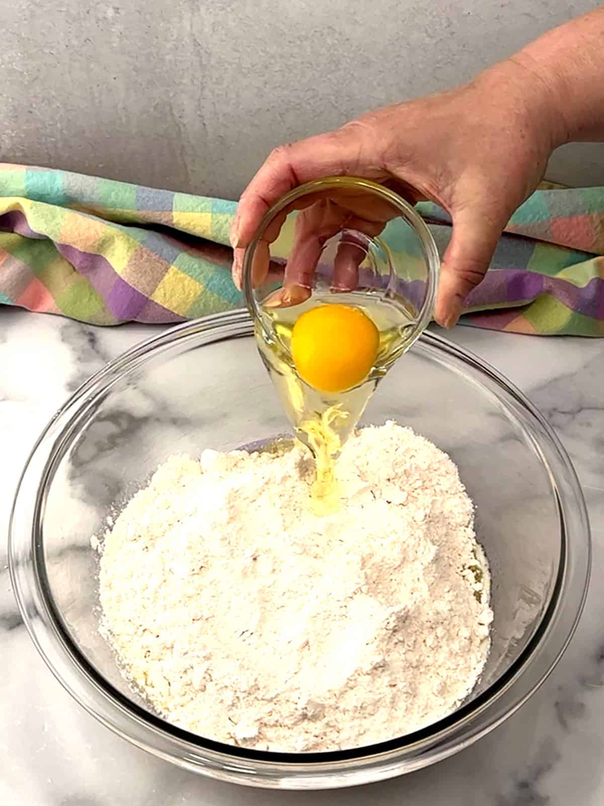 adding egg to cake mix for bottom layer