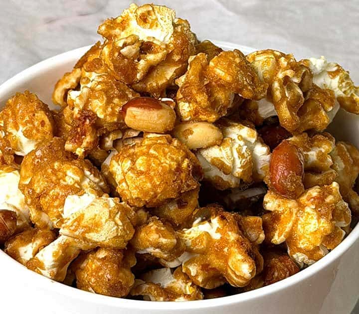 Cracker Jadk-Style Caramel Corn.