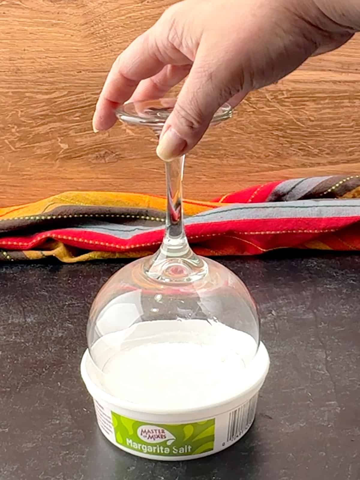 salting rim of glass