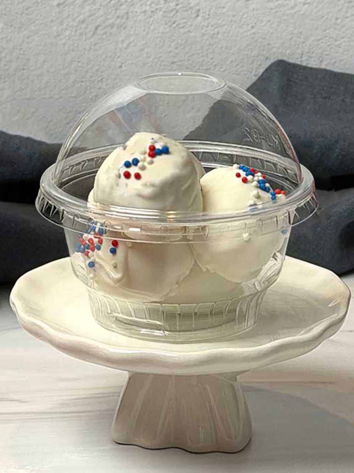 Cake pops in dome cup.
