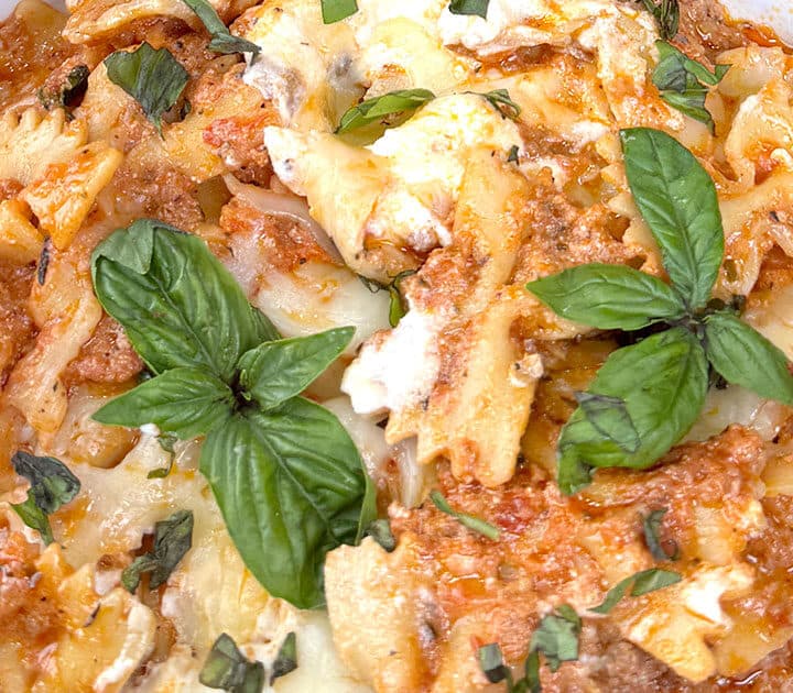 Quick and Easy One Pan Cheesy Skillet Lasagna