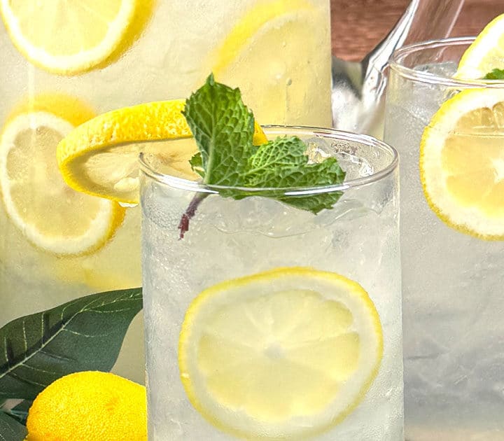 Easy Classic Homemade Lemonade