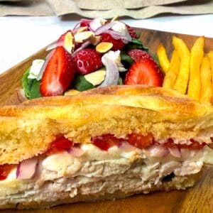 Frontega chicken sandwich.