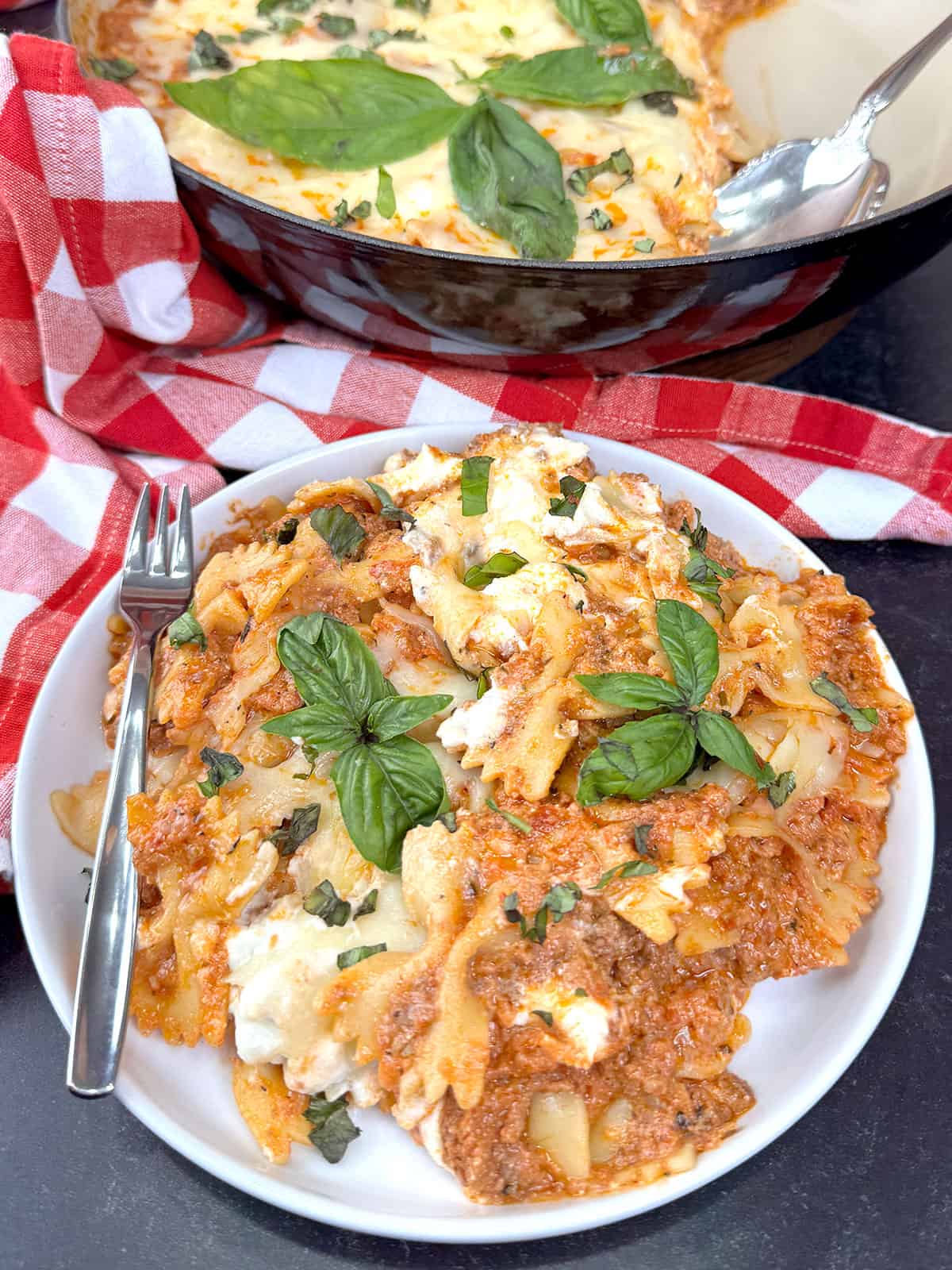 Quick and Easy One Pan Cheesy Skillet Lasagna