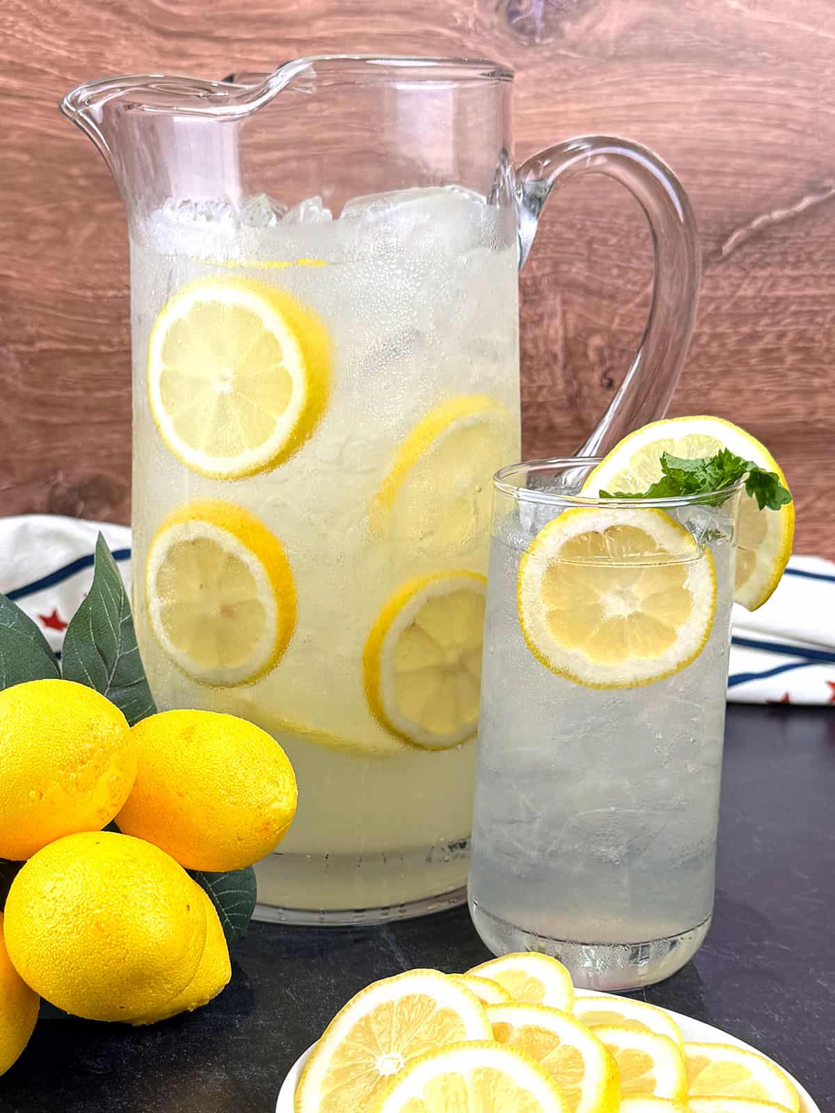 Easy Classic Homemade Lemonade