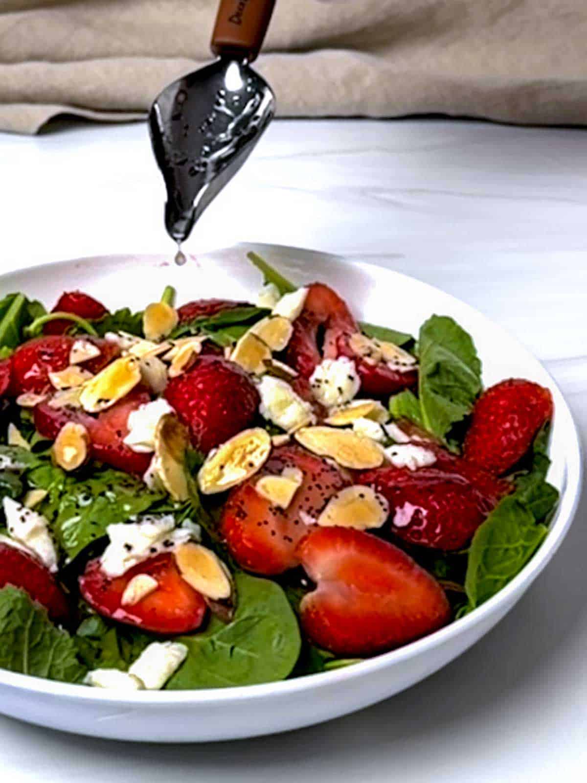 Spinach strawberry salad