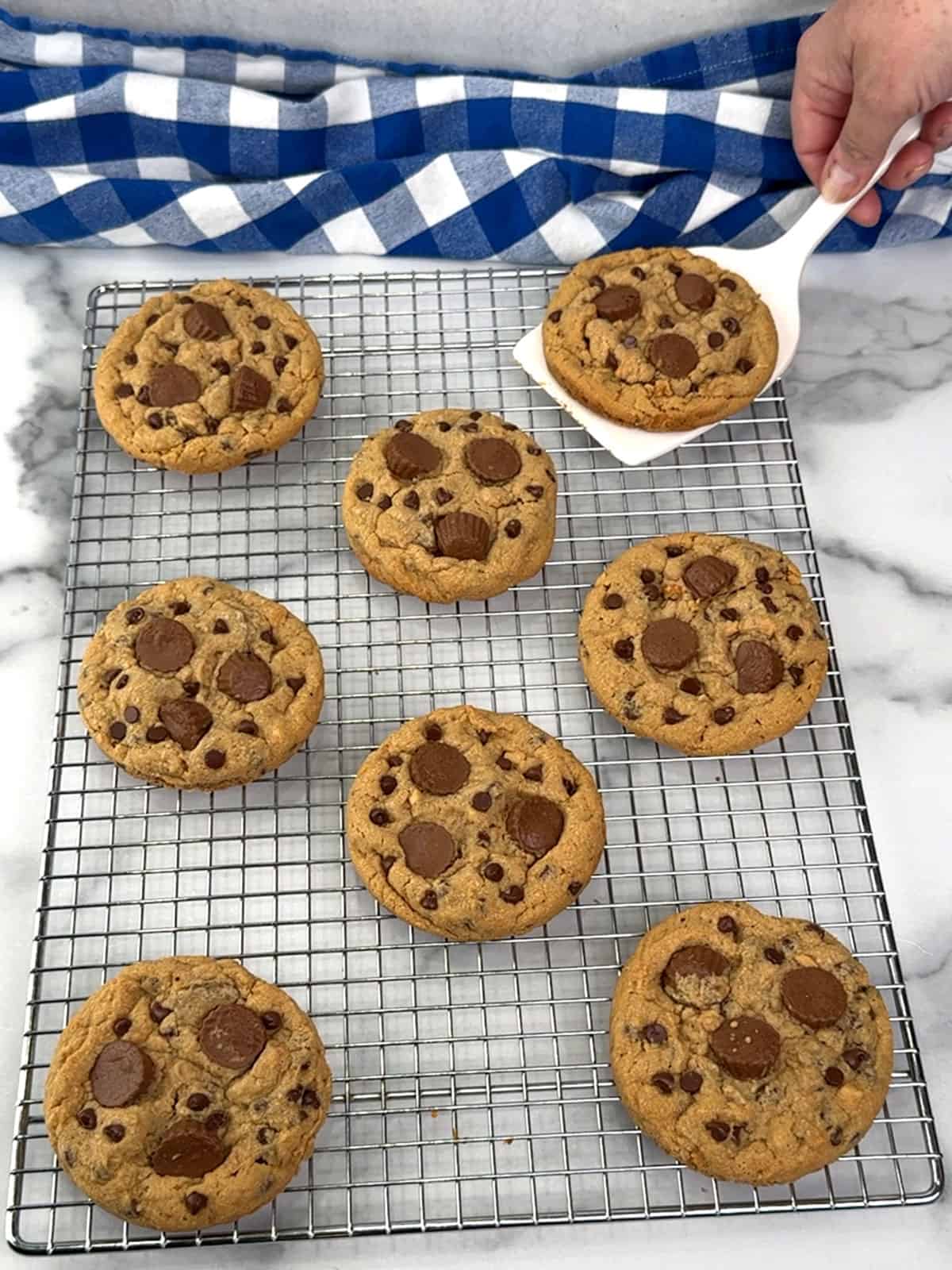 transferring cookies to wire cooling rack
