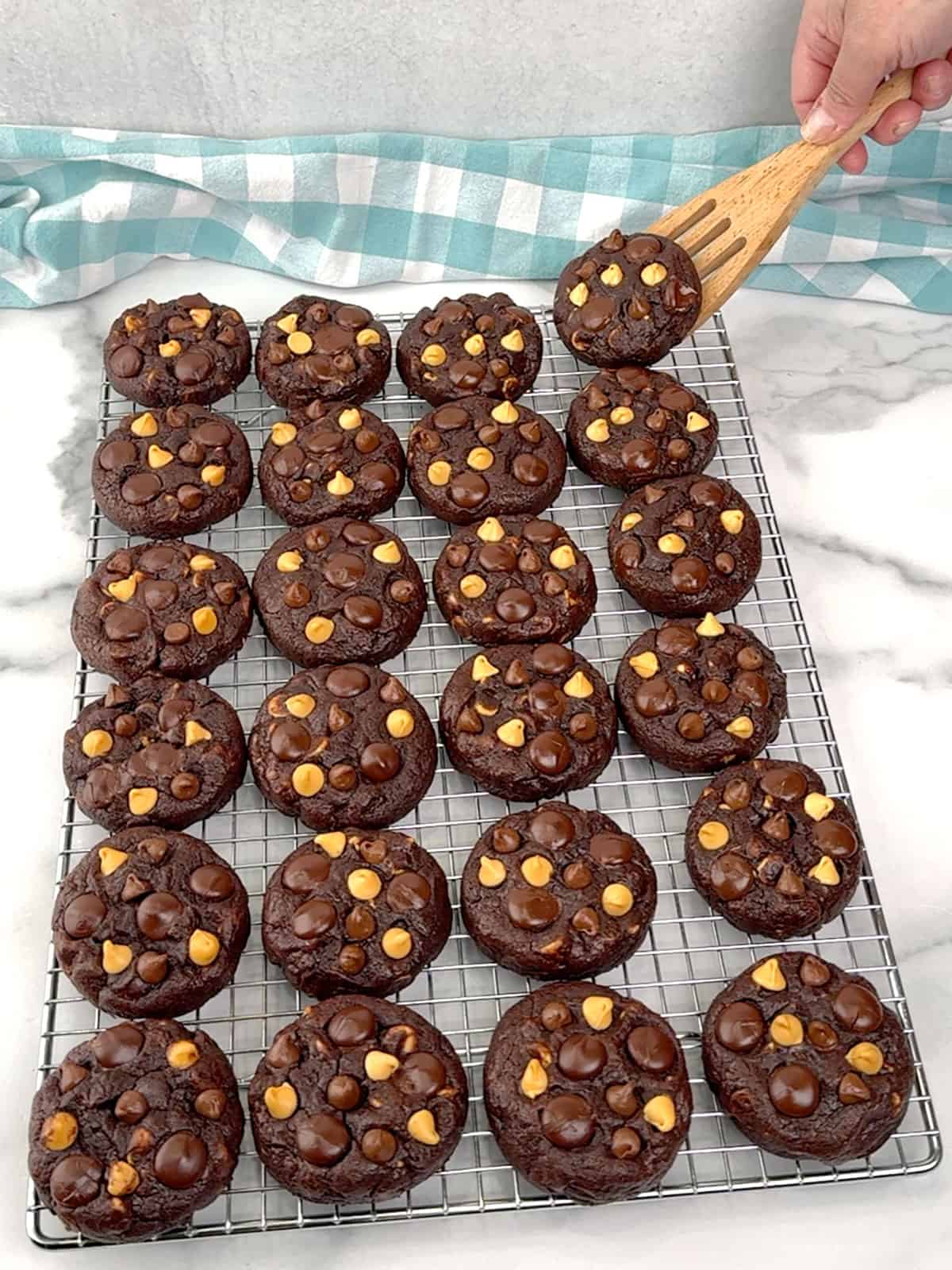 transferring cookies to cooling rack
