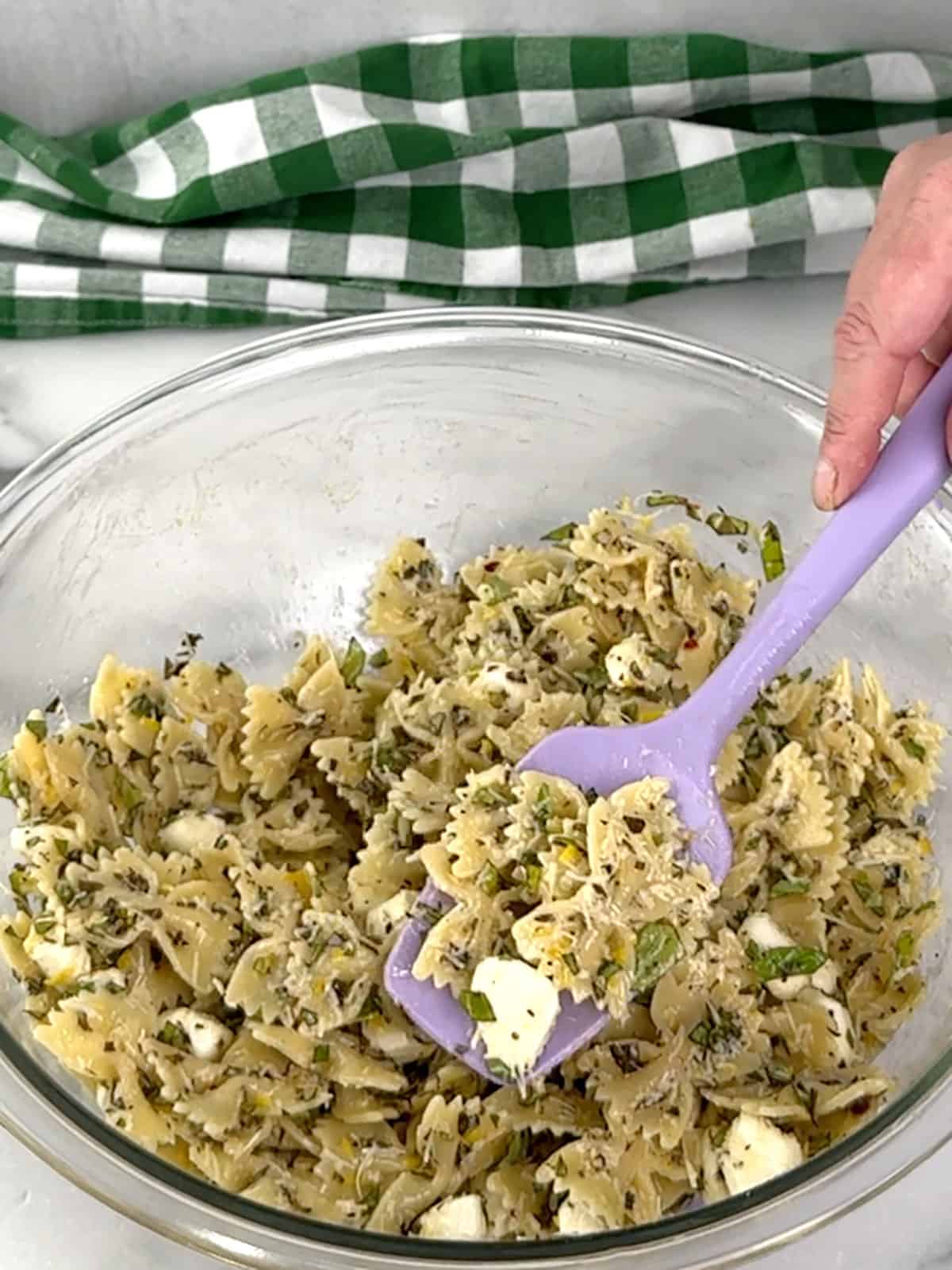 final stirring Easy Lemon Basil Pasta Salad