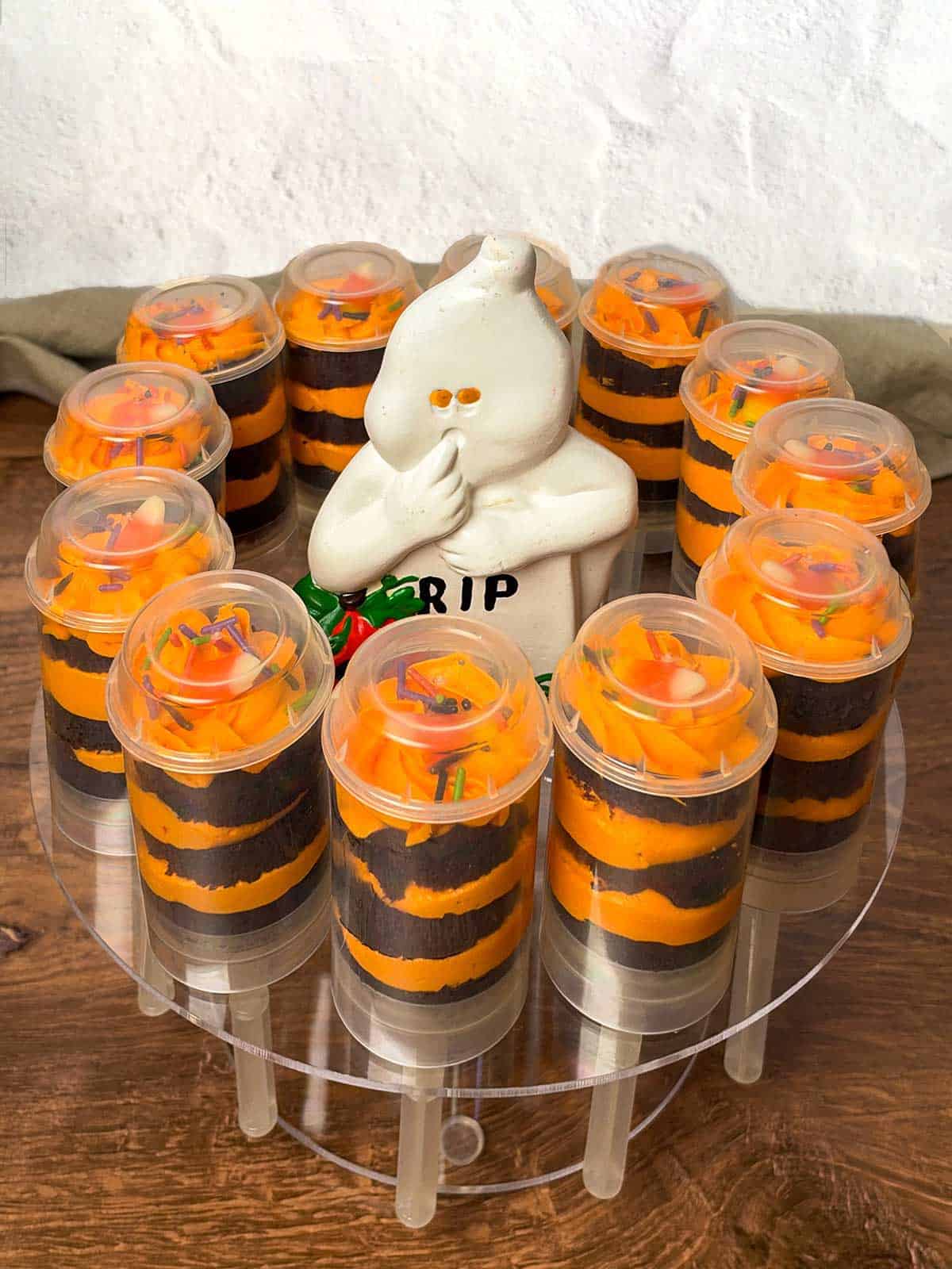 Halloween push pops with ghost.